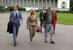 Soestdijk 11 oktober 2023
 Prinses Margarita de Bourbon de Parme poseert voorafgaand aan de opening van de tentoonstelling De vrouwen van Soestdijk op Paleis Soestdijk. In de tentoonstelling staan de vrouwen die het paleis gevormd hebben en er verbleven centraal, onder wie koningin Juliana, koningin-regentes Emma van Waldeck-Pyrmont . Prinses Margarita en Cees Wijburg