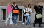 Amsterdam 5 oktober 2023
Robbert Rodenburg Romee Strijd en Monica Geuze op straat in Amsterdam zuid.