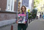 Amsterdam 17 oktober 2023
Boekpresentatie Roos Reedijk in Hotel Mercier.
Bob Sikkes geeft het eerste boek aan Roos.