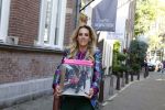 Amsterdam 17 oktober 2023
Boekpresentatie Roos Reedijk in Hotel Mercier.
Bob Sikkes geeft het eerste boek aan Roos.