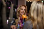 Amsterdam 17 oktober 2023
Boekpresentatie Roos Reedijk in Hotel Mercier.
Bob Sikkes geeft het eerste boek aan Roos.
