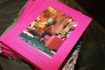 Amsterdam 17 oktober 2023
Boekpresentatie Roos Reedijk in Hotel Mercier.
Bob Sikkens geeft het eerste boek aan Roos.