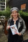 Amsterdam 10 oktober 2023
Presentatie boek moeders van Esther Goedegebuure bij het West Indisch huis. Roos Schlikker