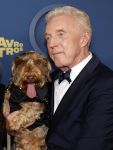 Amsterdam 17 oktober 2024
Het televizierring gala 2024  in carre .  Janny v d Heijden met hondje en Andre v Duin