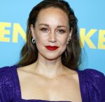 Amsterdam 14 oktober 2024
Premiere de Mannenmaker in Tuschinski met in de hoofdrollen oa Katja Schuurman Eva v d Wijdeven Leo Alkemade Georgina Verbaan Melissas Drost Huub Smit Yasmin Karssing en Rene Watzema . Anouk Maas kwam met Maik dde Boer en Jerrel Houtsnee