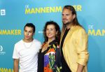 Amsterdam 14 oktober 2024
Premiere de Mannenmaker in Tuschinski met in de hoofdrollen oa Katja Schuurman Eva v d Wijdeven Leo Alkemade Georgina Verbaan Melissas Drost Huub Smit Yasmin Karssing en Rene Watzema . Birgit Schuurman met vriend en zoon