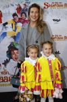 Utrecht 13 oktober 2024
Premiere de club van sinterklaas in Utrecht. Bo Wilkes met dochters en een vriendin