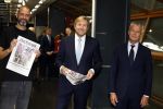 Amsterdam 10 oktober 2024
Koning Willem Alexander opent het HQ van DPG Media / Mediavaert . Aanwezig namend de GPD Christian v Thillo ( Executive Chairman van DPG Media ) en Erik Roddenhof (CEO DPG Media ).