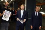 Amsterdam 10 oktober 2024
Koning Willem Alexander opent het HQ van DPG Media / Mediavaert . Aanwezig namend de GPD Christian v Thillo ( Executive Chairman van DPG Media ) en Erik Roddenhof (CEO DPG Media ).