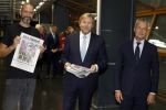 Amsterdam 10 oktober 2024
Koning Willem Alexander opent het HQ van DPG Media / Mediavaert . Aanwezig namend de GPD Christian v Thillo ( Executive Chairman van DPG Media ) en Erik Roddenhof (CEO DPG Media ).