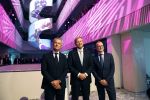 Amsterdam 10 oktober 2024
Koning Willem Alexander opent het HQ van DPG Media / Mediavaert . Aanwezig namend de GPD Christian v Thillo ( Executive Chairman van DPG Media ) en Erik Roddenhof (CEO DPG Media ).
