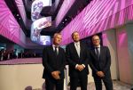 Amsterdam 10 oktober 2024
Koning Willem Alexander opent het HQ van DPG Media / Mediavaert . Aanwezig namend de GPD Christian v Thillo ( Executive Chairman van DPG Media ) en Erik Roddenhof (CEO DPG Media ).