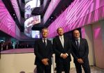 Amsterdam 10 oktober 2024
Koning Willem Alexander opent het HQ van DPG Media / Mediavaert . Aanwezig namend de GPD Christian v Thillo ( Executive Chairman van DPG Media ) en Erik Roddenhof (CEO DPG Media ).
