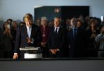 Amsterdam 10 oktober 2024
Koning Willem Alexander opent het HQ van DPG Media / Mediavaert . Aanwezig namend de GPD Christian v Thillo ( Executive Chairman van DPG Media ) en Erik Roddenhof (CEO DPG Media ).