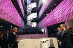 Amsterdam 10 oktober 2024
Koning Willem Alexander opent het HQ van DPG Media / Mediavaert . Aanwezig namend de GPD Christian v Thillo ( Executive Chairman van DPG Media ) en Erik Roddenhof (CEO DPG Media ).