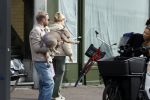 Amsterdam 8 oktober 2024
Davy Klaassen en zijn zwangere vrouw Laura Klaassen-Benschop  op de fiets in Amsterdam . Voorop zijn fiets in de speciale bak zit hun hond Bulldog Rio