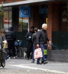 Amsterdam 12 oktober 2024
Derk Bolt doet boodschappen in Amsterdam zuid.