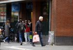 Amsterdam 12 oktober 2024
Derk Bolt doet boodschappen in Amsterdam zuid.