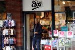 Amsterdam 12 oktober 2024
Derk Bolt doet boodschappen in Amsterdam zuid.