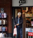 Amsterdam 12 oktober 2024
Derk Bolt doet boodschappen in Amsterdam zuid.