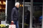 Amsterdam 12 oktober 2024
Derk Bolt doet boodschappen in Amsterdam zuid.