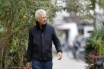 Amsterdam 12 oktober 2024
Derk Bolt doet boodschappen in Amsterdam zuid.
