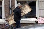 Amsterdam 12 oktober 2024
Derk Bolt doet boodschappen in Amsterdam zuid.