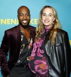 Amsterdam 14 oktober 2024
Premiere de Mannenmaker in Tuschinski met in de hoofdrollen oa Katja Schuurman Eva v d Wijdeven Leo Alkemade Georgina Verbaan Melissas Drost Huub Smit Yasmin Karssing en Rene Watzema . Giorgio Hokstam met zwangere partner