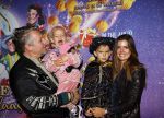 Amsterdam 19 oktober 2024
Premiere de grote Sinterklaasfilm in Tuschinski. Jan Dulles met zijn vrouw en kinderen