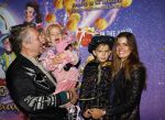 Amsterdam 19 oktober 2024
Premiere de grote Sinterklaasfilm in Tuschinski. Jan Dulles met zijn vrouw en kinderen