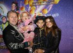 Amsterdam 19 oktober 2024
Premiere de grote Sinterklaasfilm in Tuschinski. Jan Dulles met zijn vrouw en kinderen