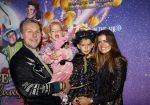 Amsterdam 19 oktober 2024
Premiere de grote Sinterklaasfilm in Tuschinski. Jan Dulles met zijn vrouw en kinderen