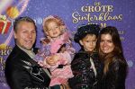 Amsterdam 19 oktober 2024
Premiere de grote Sinterklaasfilm in Tuschinski. Jan Dulles met zijn vrouw en kinderen