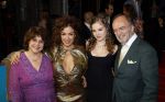 Amsterdam 14 oktober 2024
Premiere de Mannenmaker in Tuschinski met in de hoofdrollen oa Katja Schuurman Eva v d Wijdeven Leo Alkemade Georgina Verbaan Melissas Drost Huub Smit Yasmin Karssing en Rene Watzema . Katja Schuurman en dochter Sammie Romer en de ouders van Katja