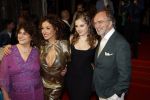 Amsterdam 14 oktober 2024
Premiere de Mannenmaker in Tuschinski met in de hoofdrollen oa Katja Schuurman Eva v d Wijdeven Leo Alkemade Georgina Verbaan Melissas Drost Huub Smit Yasmin Karssing en Rene Watzema . Katja Schuurman en dochter Sammie Romer en de ouders van Katja