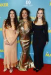 Amsterdam 14 oktober 2024
Premiere de Mannenmaker in Tuschinski met in de hoofdrollen oa Katja Schuurman Eva v d Wijdeven Leo Alkemade Georgina Verbaan Melissas Drost Huub Smit Yasmin Karssing en Rene Watzema . Katja Schuurman en dochter Sammie Romer