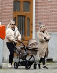 Amsterdam 12 oktober 2024
Kelly Heruer (achter kinderwagen) Steffy Heruer en Mandy Heruer in Amsterdam zuid