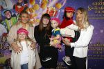 Amsterdam 19 oktober 2024
Premiere de grote Sinterklaasfilm in Tuschinski. Kelly Heruer met zoontje en vrienden