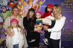 Amsterdam 19 oktober 2024
Premiere de grote Sinterklaasfilm in Tuschinski. Kelly Heruer met zoontje en vrienden