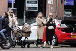 Amsterdam 12 oktober 2024
Kelly Heruer (achter kinderwagen) Steffy Heruer en Mandy Heruer in Amsterdam zuid