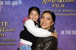 Amsterdam 19 oktober 2024
Premiere de grote Sinterklaasfilm in Tuschinski. Kimmylien Nguyen met dochter