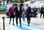 Amsterdam 10 oktober 2024
Koning Willem Alexander opent het HQ van DPG Media / Mediavaert . Aanwezig namend de GPD Christian v Thillo ( Executive Chairman van DPG Media ) en Erik Roddenhof (CEO DPG Media ).