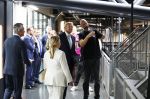 Amsterdam 10 oktober 2024
Koning Willem Alexander opent het HQ van DPG Media / Mediavaert . Aanwezig namend de GPD Christian v Thillo ( Executive Chairman van DPG Media ) en Erik Roddenhof (CEO DPG Media ).