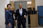Amsterdam 10 oktober 2024
Koning Willem Alexander opent het HQ van DPG Media / Mediavaert . Aanwezig namend de GPD Christian v Thillo ( Executive Chairman van DPG Media ) en Erik Roddenhof (CEO DPG Media ). Koning Willem Alexander bezoekt ook Donald Duck en spreekt daar Ferdi Felderhof
