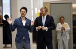 Amsterdam 10 oktober 2024
Koning Willem Alexander opent het HQ van DPG Media / Mediavaert . Aanwezig namend de GPD Christian v Thillo ( Executive Chairman van DPG Media ) en Erik Roddenhof (CEO DPG Media ). Koning Willem Alexander bezoekt ook Donald Duck en spreekt daar Ferdi Felderhof