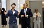 Amsterdam 10 oktober 2024
Koning Willem Alexander opent het HQ van DPG Media / Mediavaert . Aanwezig namend de GPD Christian v Thillo ( Executive Chairman van DPG Media ) en Erik Roddenhof (CEO DPG Media ). Koning Willem Alexander bezoekt ook Donald Duck en spreekt daar Ferdi Felderhof