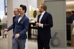 Amsterdam 10 oktober 2024
Koning Willem Alexander opent het HQ van DPG Media / Mediavaert . Aanwezig namend de GPD Christian v Thillo ( Executive Chairman van DPG Media ) en Erik Roddenhof (CEO DPG Media ). Koning Willem Alexander bezoekt ook Donald Duck en spreekt daar Ferdi Felderhof