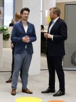 Amsterdam 10 oktober 2024
Koning Willem Alexander opent het HQ van DPG Media / Mediavaert . Aanwezig namend de GPD Christian v Thillo ( Executive Chairman van DPG Media ) en Erik Roddenhof (CEO DPG Media ). Koning Willem Alexander bezoekt ook Donald Duck en spreekt daar Ferdi Felderhof