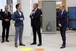 Amsterdam 10 oktober 2024
Koning Willem Alexander opent het HQ van DPG Media / Mediavaert . Aanwezig namend de GPD Christian v Thillo ( Executive Chairman van DPG Media ) en Erik Roddenhof (CEO DPG Media ). Koning Willem Alexander bezoekt ook Donald Duck en spreekt daar Ferdi Felderhof