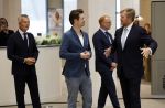 Amsterdam 10 oktober 2024
Koning Willem Alexander opent het HQ van DPG Media / Mediavaert . Aanwezig namend de GPD Christian v Thillo ( Executive Chairman van DPG Media ) en Erik Roddenhof (CEO DPG Media ). Koning Willem Alexander bezoekt ook Donald Duck en spreekt daar Ferdi Felderhof
